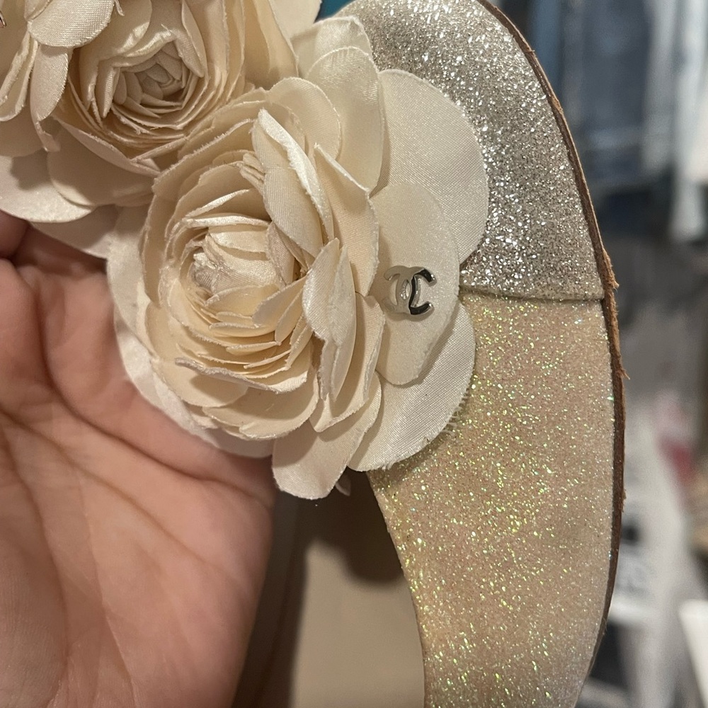 CHANEL Beige Glitter Camellia-Embellished Ballet Flats - Picture 5 of 13